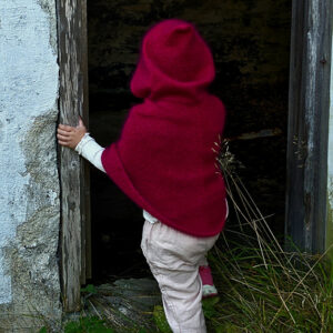 Alternative view of Rødhette Poncho