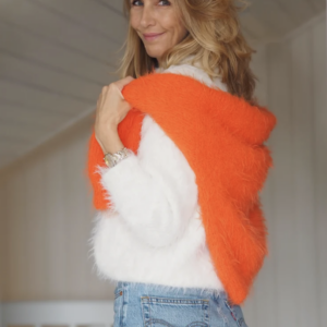 Fuzzy Sweater - Bilde 5