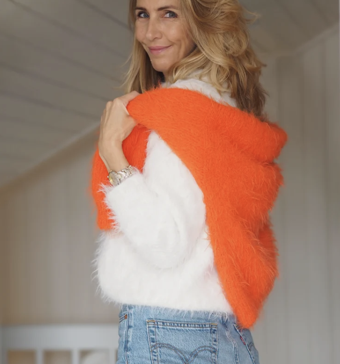 Fuzzy Sweater - Bilde 5